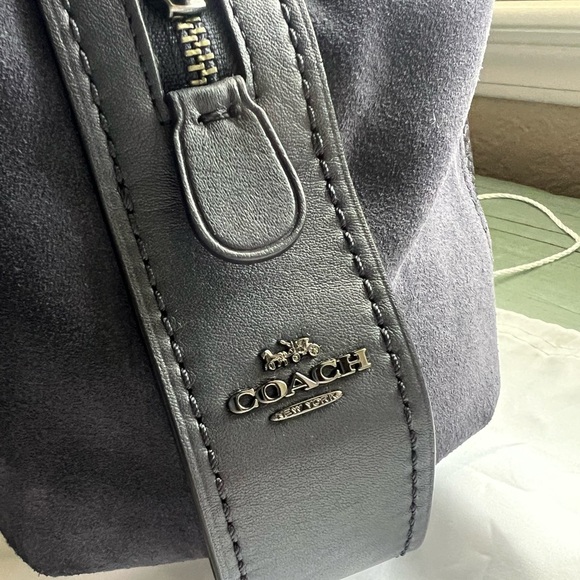 Coach Edie 42 Leather and Suede Shoulder Bag. - Picture 3 of 16